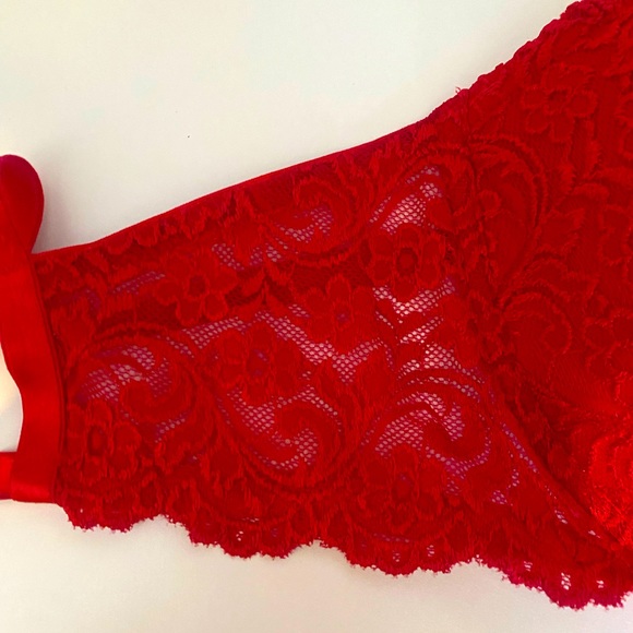 Red 38D Bra - Picture 3 of 5